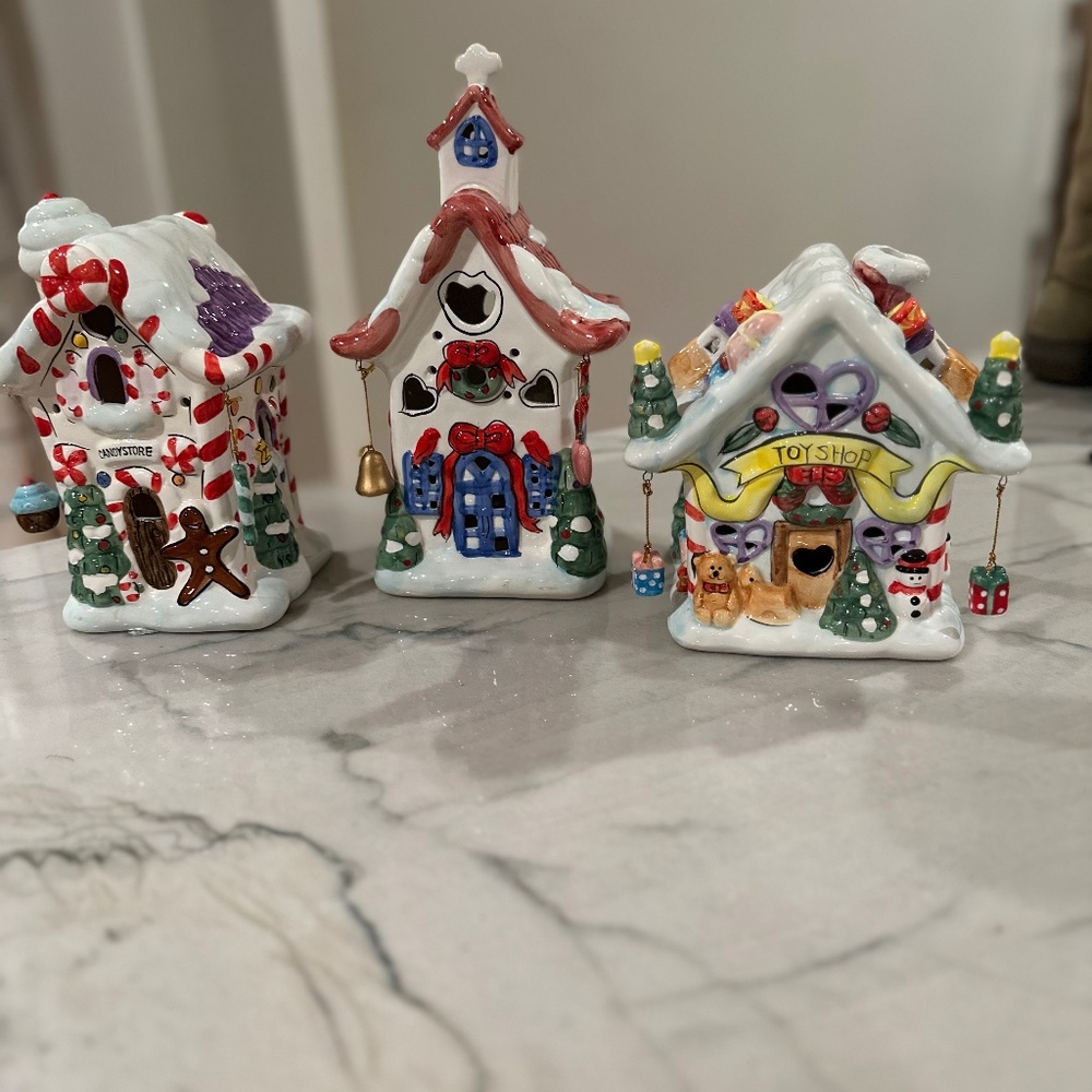 Elements Christmas tea light houses